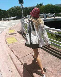 Amanda Anisimova feet photo thumbnail