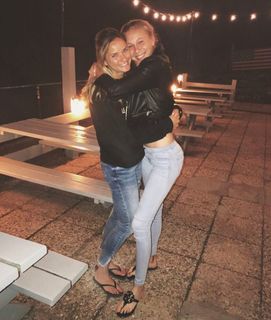 Amanda Anisimova feet photo thumbnail