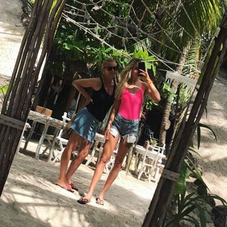 Amanda Anisimova feet photo thumbnail