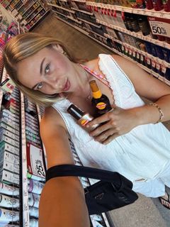 Amanda Anisimova feet photo 1