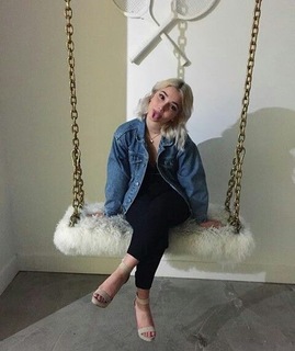 Amanda Arcuri feet photo 5