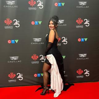 Amanda Arcuri feet photo 9