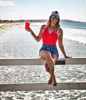 Amanda Balionis Renner feet photo 2