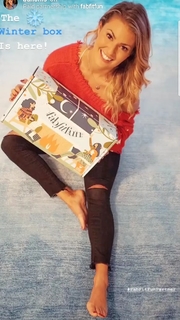 Amanda Balionis Renner feet photo 1