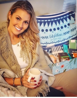 Amanda Balionis Renner feet photo 19