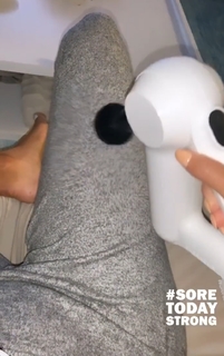 Amanda Balionis Renner feet photo 20