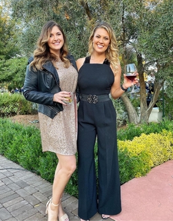 Amanda Balionis Renner feet photo 14