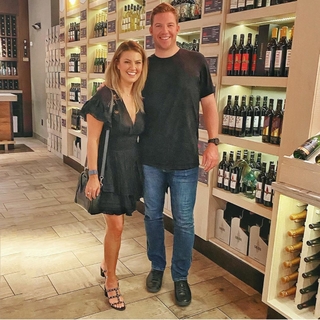 Amanda Balionis Renner feet photo 3