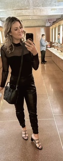 Amanda Balionis Renner feet photo 7