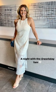 Amanda Balionis Renner feet photo 3