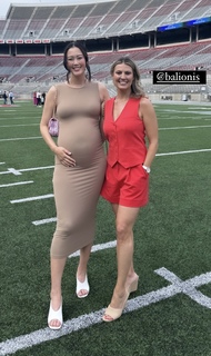 Amanda Balionis Renner feet photo 20