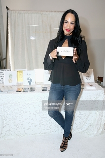 Amanda Brugel feet photo 2