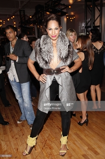 Amanda Brugel feet photo 18
