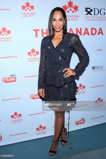 Amanda Brugel feet photo 15