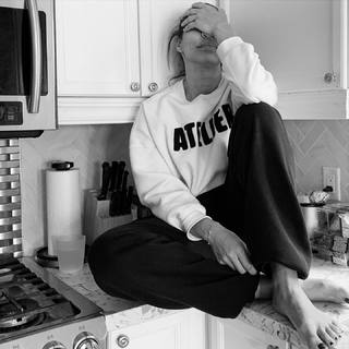 Amanda Brugel feet photo 2