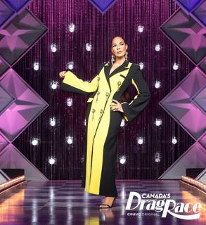 Amanda Brugel feet photo 17
