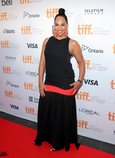 Amanda Brugel feet photo 15