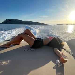 Amanda Brugel feet photo 5
