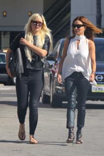 Amanda Bynes feet photo thumbnail