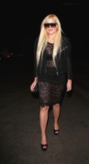 Amanda Bynes feet photo thumbnail