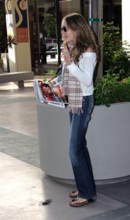 Amanda Bynes feet photo thumbnail