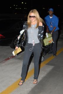 Amanda Bynes feet photo thumbnail