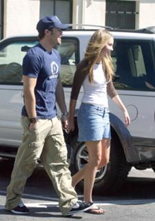 Amanda Bynes feet photo thumbnail