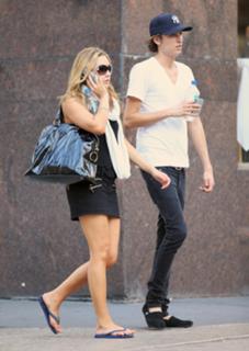 Amanda Bynes feet photo thumbnail