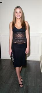 Amanda Bynes feet photo thumbnail