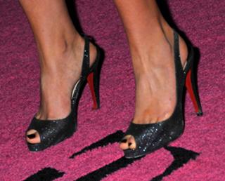 Amanda Bynes feet photo thumbnail