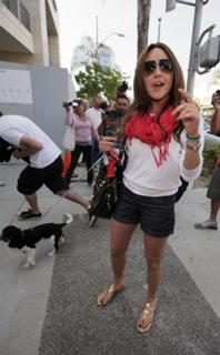 Amanda Bynes feet photo thumbnail