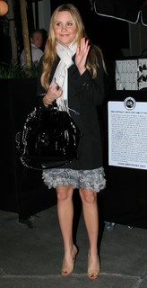 Amanda Bynes feet photo thumbnail