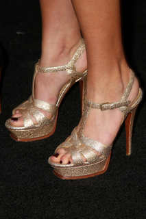 Amanda Bynes feet photo thumbnail