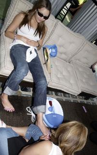 Amanda Bynes feet photo thumbnail