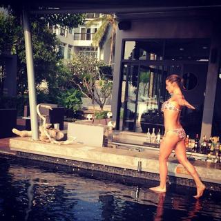 Amanda Byram feet photo 2