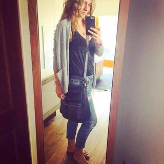 Amanda Byram feet photo 3