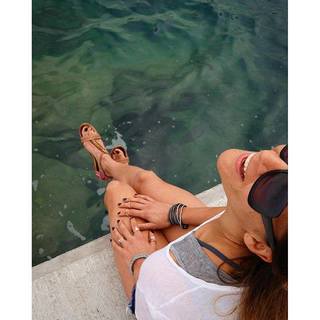 Amanda Byram feet photo 17