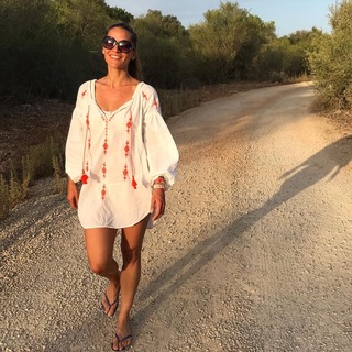 Amanda Byram feet photo 9