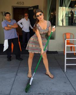 Amanda Cerny feet photo thumbnail