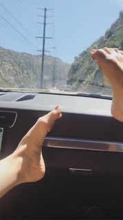 Amanda Cerny feet photo thumbnail