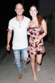 Amanda Cerny feet photo thumbnail