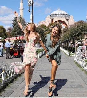 Amanda Cerny feet photo thumbnail