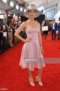 Amanda Cerny feet photo thumbnail