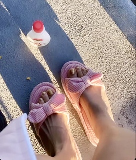 Amanda Cerny feet photo thumbnail