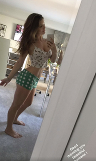 Amanda Cerny feet photo thumbnail
