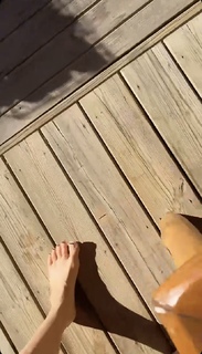 Amanda Cerny feet photo thumbnail