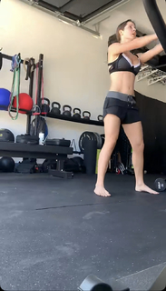Amanda Cerny feet photo thumbnail