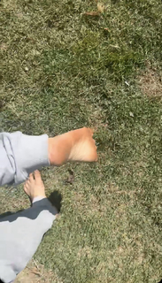 Amanda Cerny feet photo thumbnail