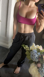 Amanda Cerny feet photo thumbnail