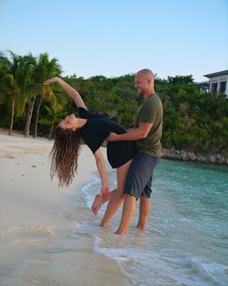 Amanda Cerny feet photo thumbnail